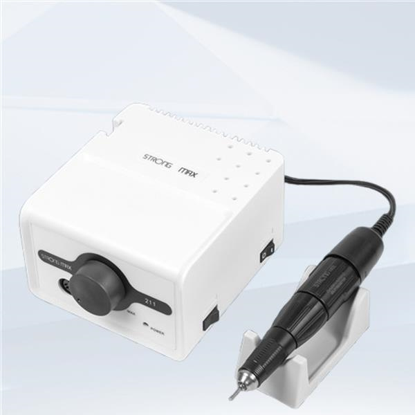 Pribudný dizajn sa stretáva s praktickosťou v súčasnej manikúrovej stole