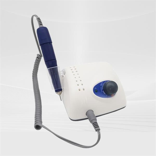 Машына для малювання накіўсяў робіць манікюр швідкім і лёгкім.