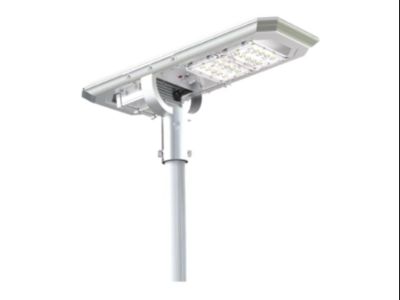 Compare traditional and LED high-pole lighting: Which is right for your project?