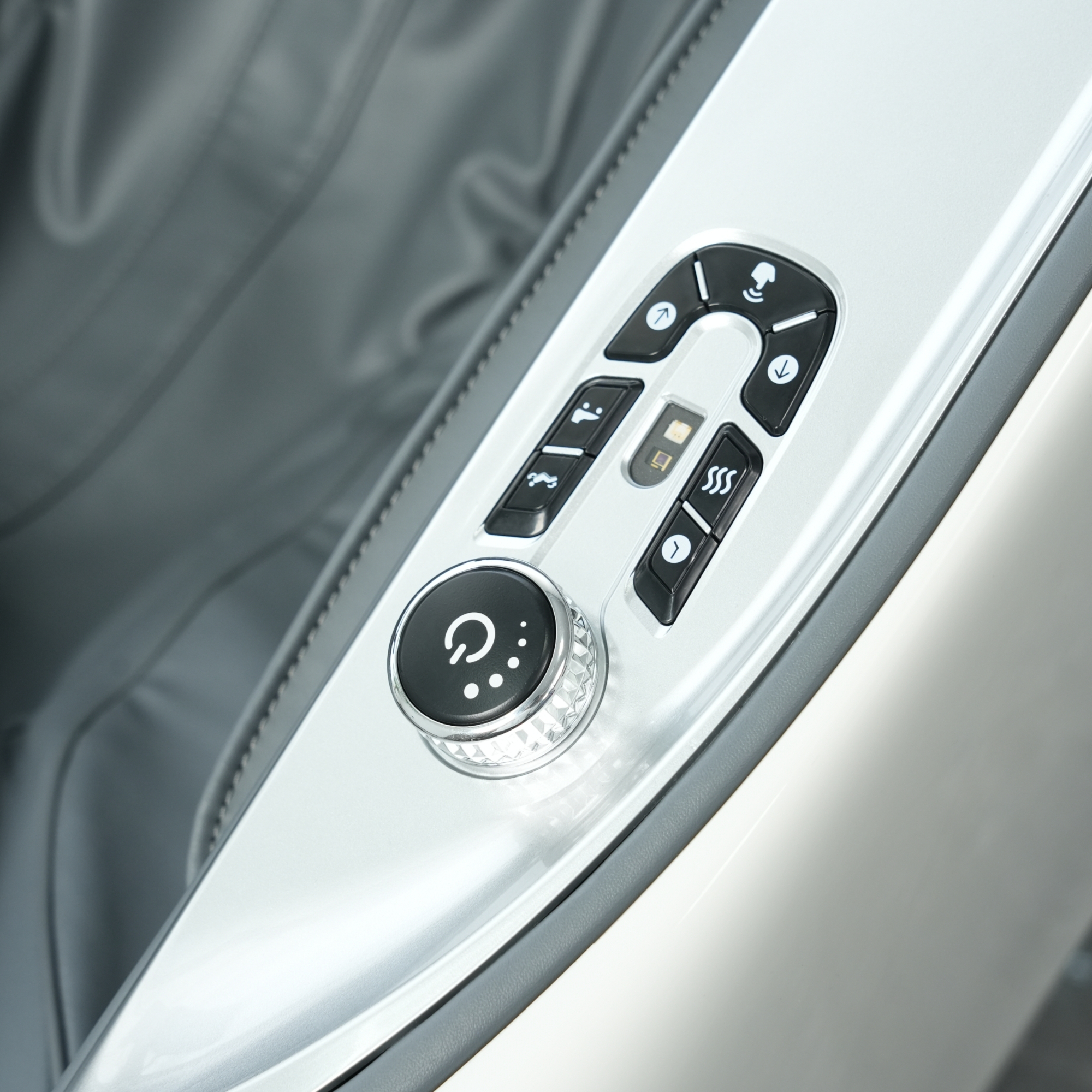 Hanapin ang Perpektong Masahe na Upuan sa Loob ng Bahay na Hinahanap Mo Gamit ang Aming Nangungunang Produkto