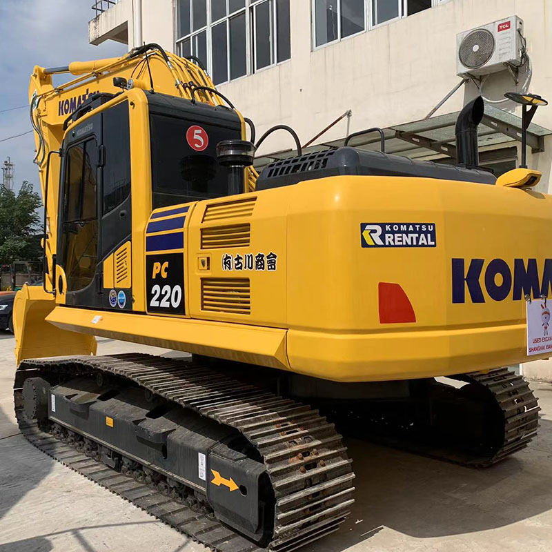 KOMATSU-PC220-8