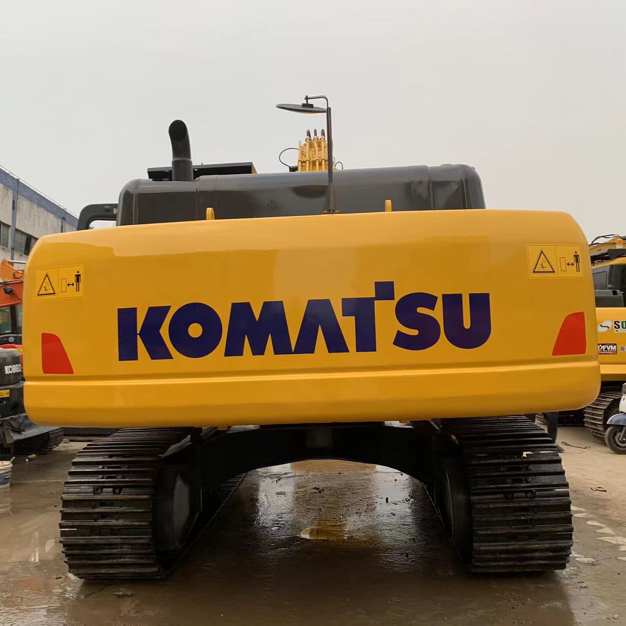 KOMATSU PC360-8M0