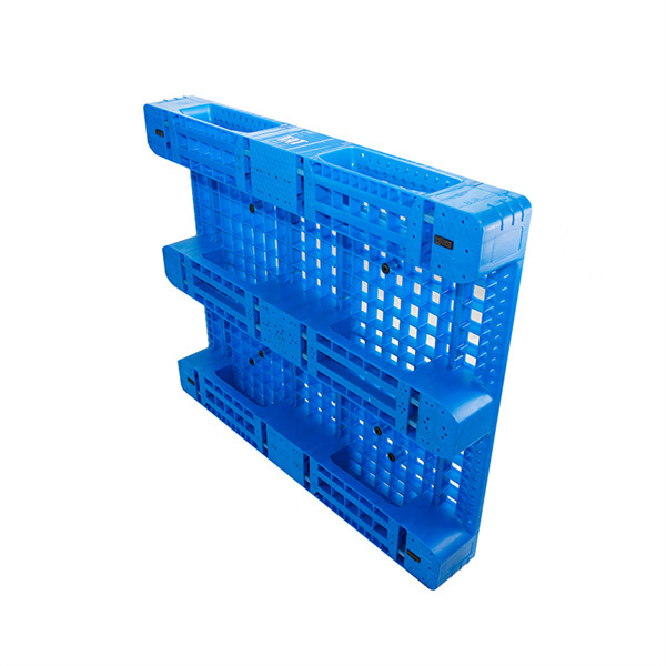 The Strong and Stackable Nestable Pallet!