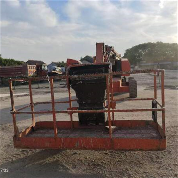 Memanfaatkan Ruang dengan Lift Kerja yang Kompak