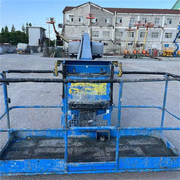 Mempermudah Operasi dengan Solusi Lift Kerja yang Dapat Disesuaikan