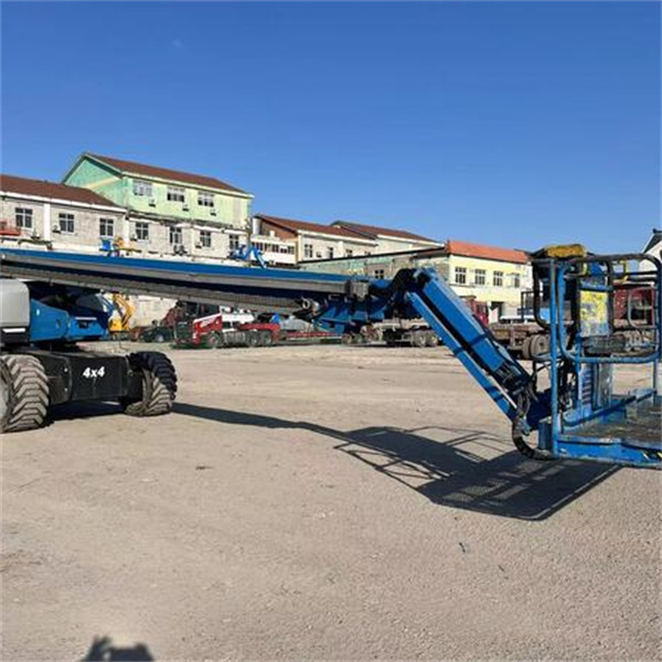 Daya tarik klasik dari boom lift tua