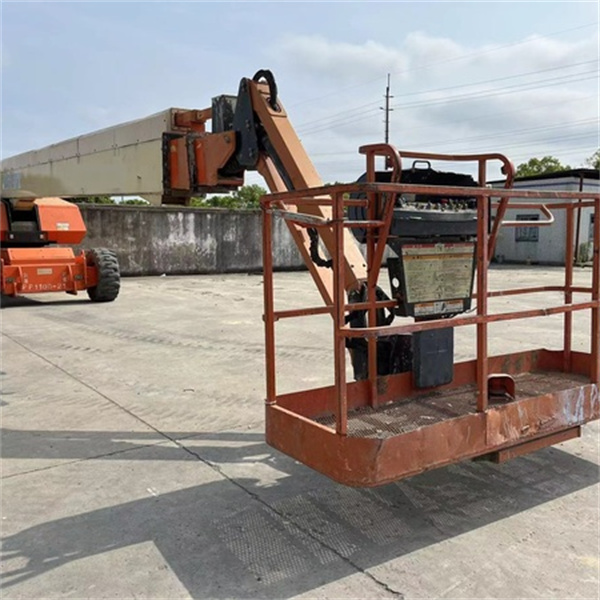 Forøg effektiviteten med en pålidelig brugt boom lift