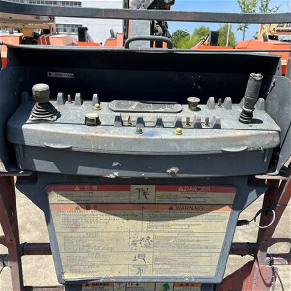 Menjamin keselamatan dan aksesibilitas dengan lift personel di tempat kerja