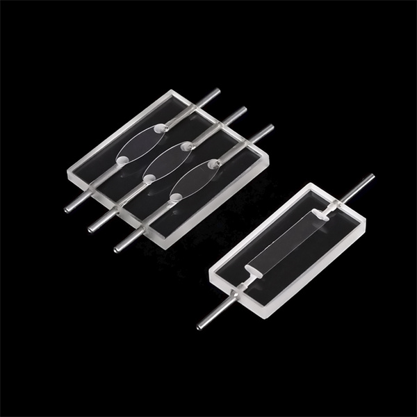 سادگی در استفاده و سازگاری با ابزارهای مختلف آزمایشگاهی