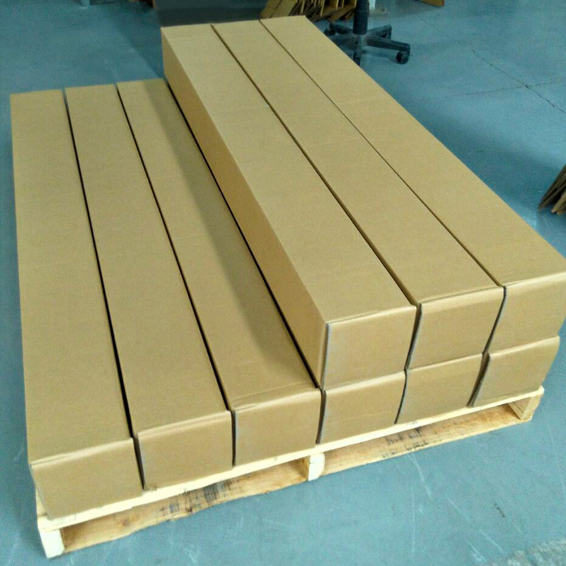 Personnalisez vos murs sans engagement avec un papier peint autocollant.