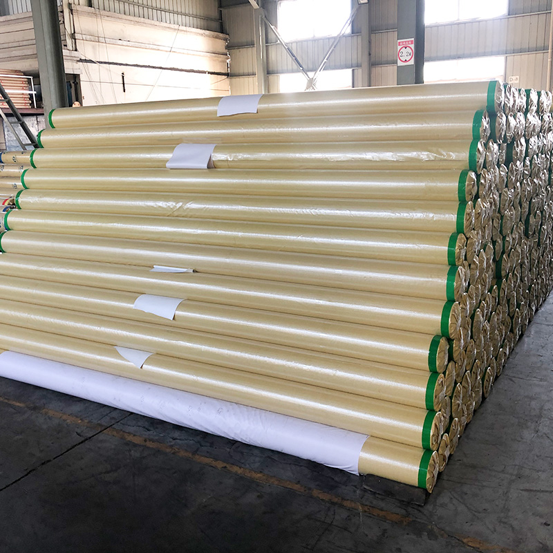 Trasforma il tuo espositore commerciale con un foglio di acrilico bianco