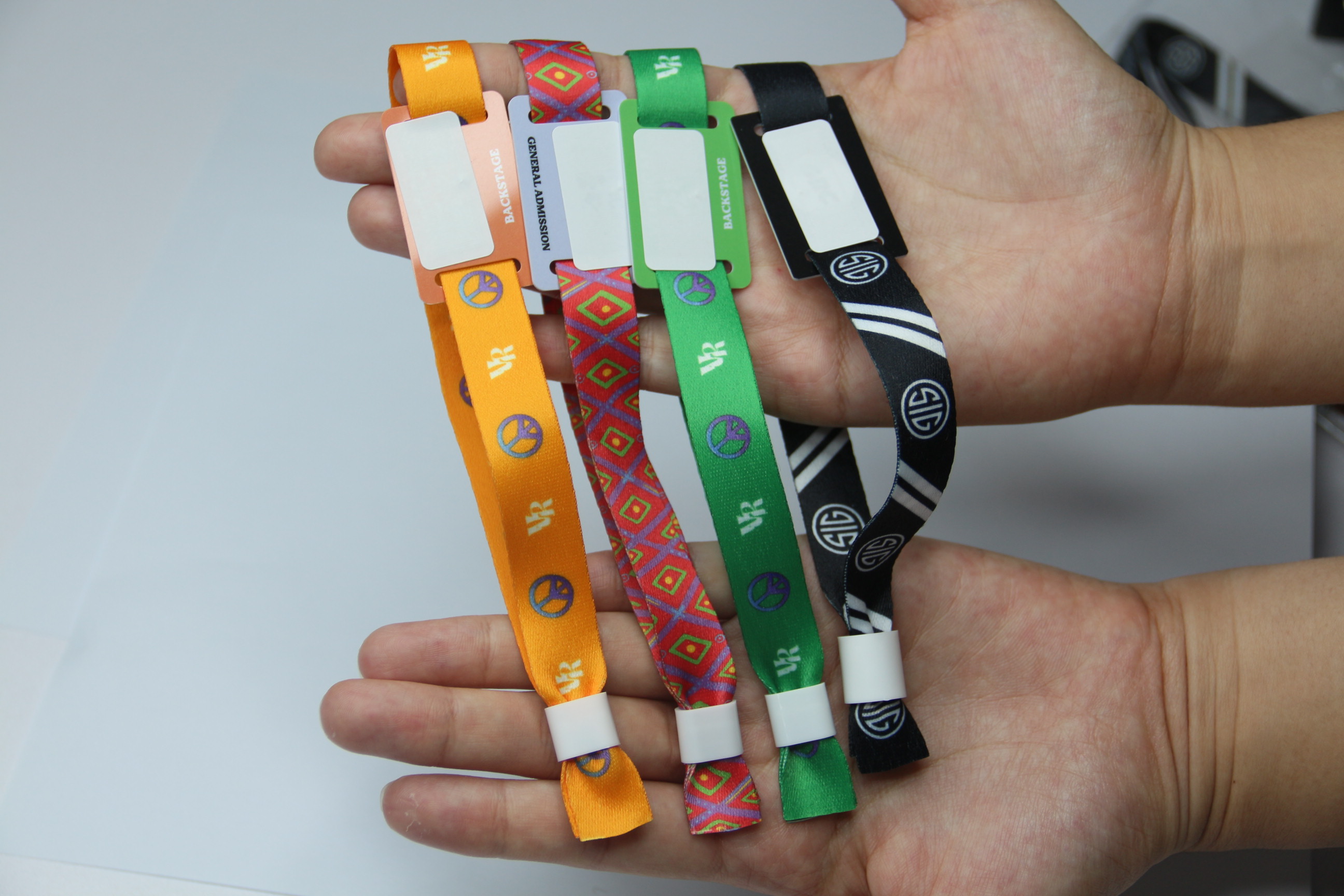 SUNLAN 13.56MHz NFC Fabric Wristband and NT213 Chip RFID Wristbands for Secure event and Convenient Access Control details
