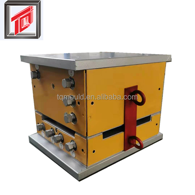 Aramid helmet mould