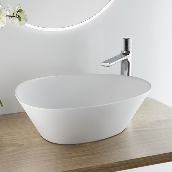 העדיכו אתathroom שלכם עם תכנון מודרני של אמבטיה על שולחן