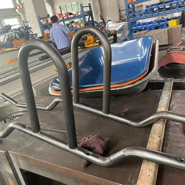 자동화된 금속 파이프 벤더 머신으로 생산성 향상시키기