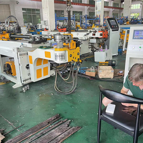 Економско ефикасно решење за прилагођене нагибљене челичне цеви