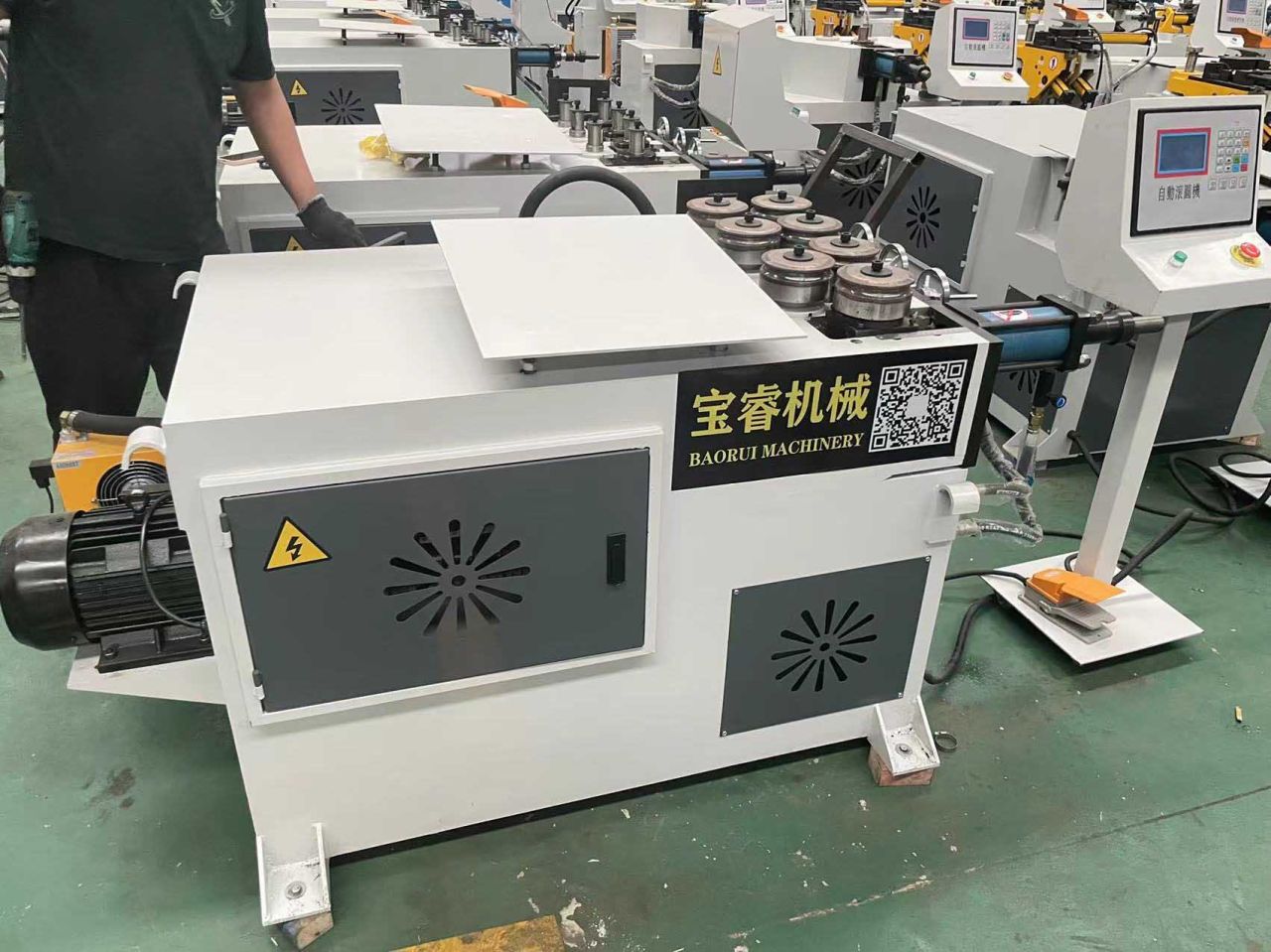 Get Professional Results with a Metal Roller Bender