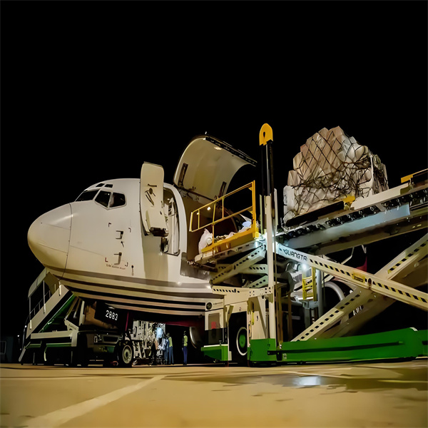 Истражујући предности и недостатке слања и испоруке за вашу онлине продавницу.