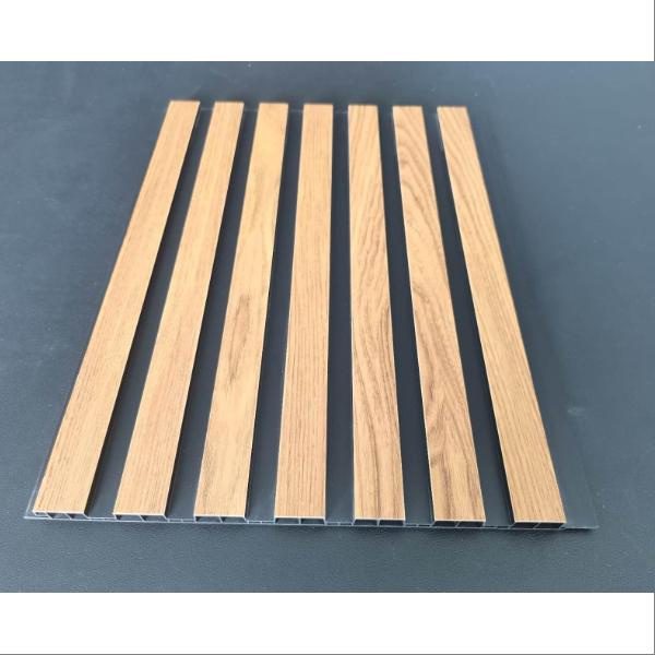 Zvyšte organizaci a možnosti zobrazení ve svém obchodě s levnými lamelovými panely