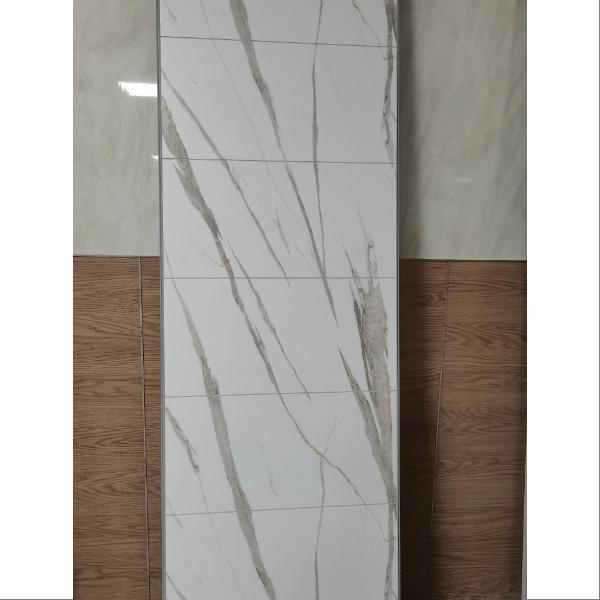 Spune adio plăcilor ceramice cu panouri aqua elegante și durabile