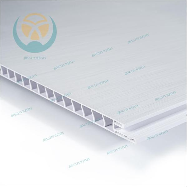 防水性と低メンテナンスを特徴とする当社のPVC天井および壁パネルで、どんな部屋も一新できます。