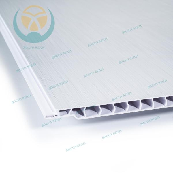 取り付けが簡単な幅広い種類のPVC天井および壁パネルで、空間をより洗練されたものに仕上げましょう。