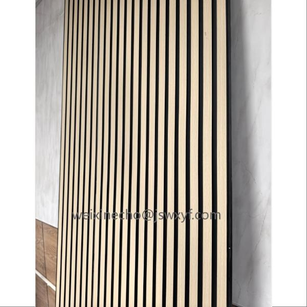 Zvýšte predaj tým, že efektívne usporiadate a vystavíte produkty na panely Slatwall