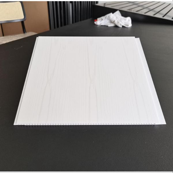 Stilingas dizainas ir funkcionalumas – plastikinės slat sienos plokštės šiuolaikinėms įmonėms