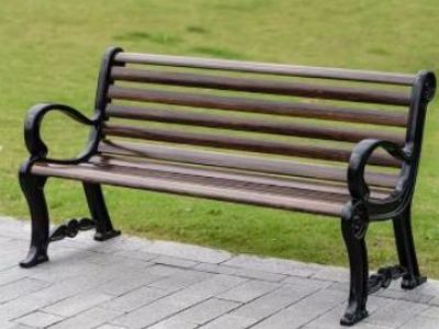 Custom Outdoor Bench Solutions for Commercial Use
