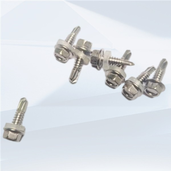 اختيار بين مختلف الدرجات من مكسرات الفولاذ المقاوم للصدأ