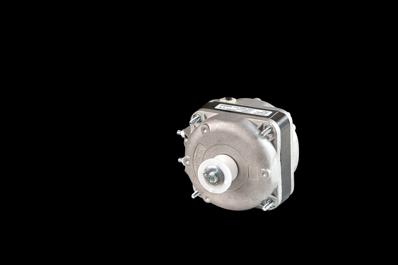 Επιλογή του κατάλληλου ανταλλακτικού κινητήρα για τον ανεμιστήρα συμπυκνωτή του εμπορικού ψυγείου σας