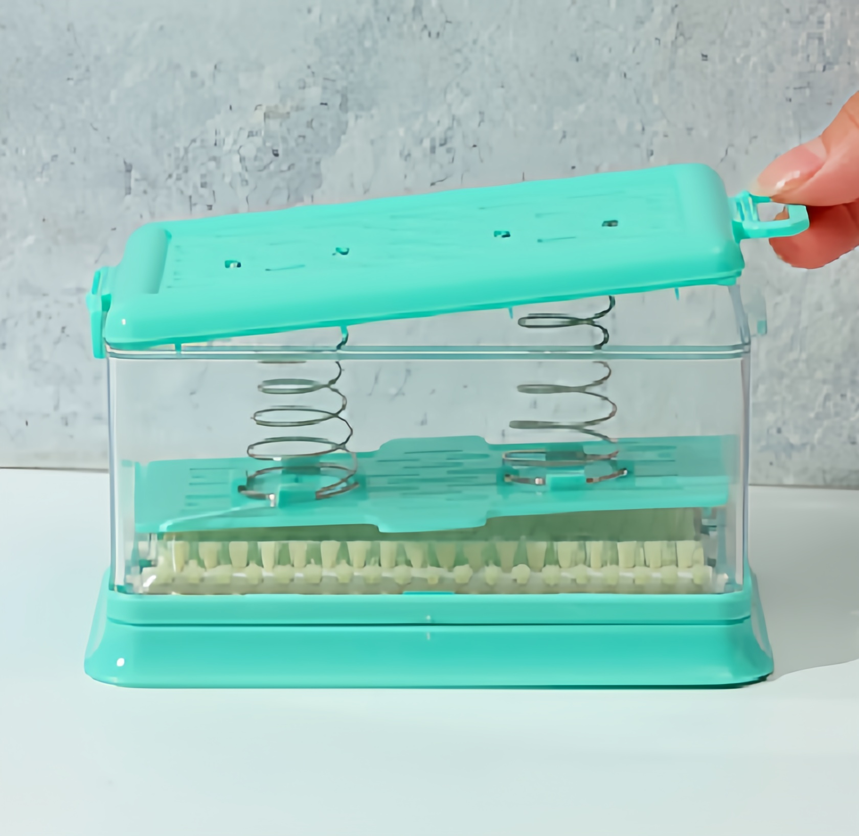 New Design Bathroom Foaming Soap Box with Cleaning Brush Draining Dish Laundry Soap Holder Case Clothing Soap Container Foam Box manufacture