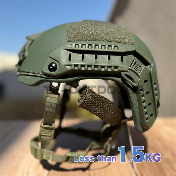 Незламний у будь-якому місцевість, кулеостійкий шапка з кевлару має вас прикривати.