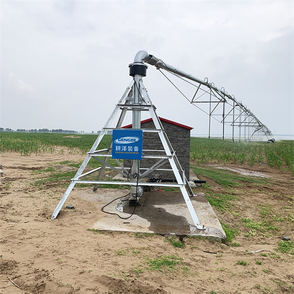 पिवोट सेंटर जलसिंचन की भूमिका