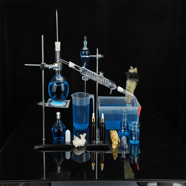 Կարողանաք փորձել ամենապարզ համարները մեր դիստիլյացիային կիտով