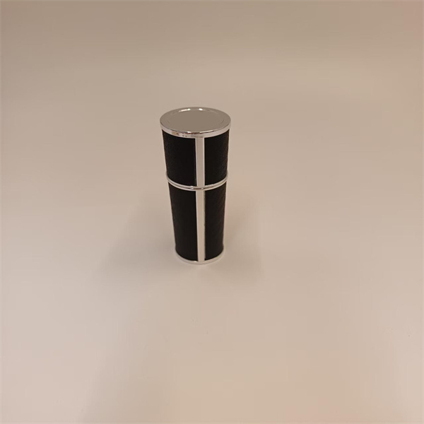 سفری به جهان تحریک و چهره‌های درخشان.