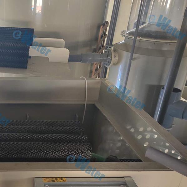 आपके आकुवारियम में ताजा पानी के स्किमर के फायदे।