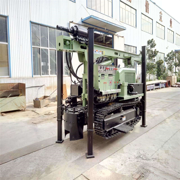 공사 현장에서 콘크리트 파일 드라이버를 어떻게 올바르게 조작하는가?