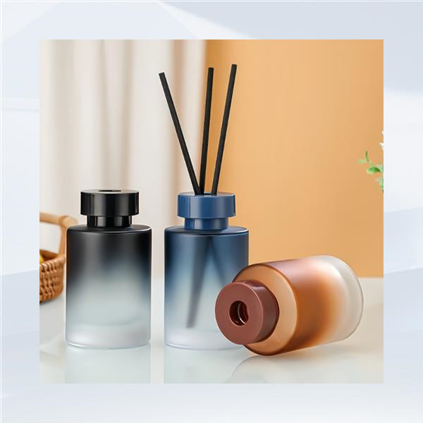 ยกระดับพิธีกรรมการดูแลตัวเองของคุณด้วยขวดแก้วอโรมาเทอราพีที่มีความสง่างาม