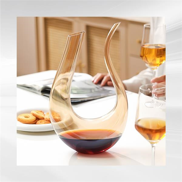 Порадвайте себе си или близък човек с уникален персонализиран графин и чаши