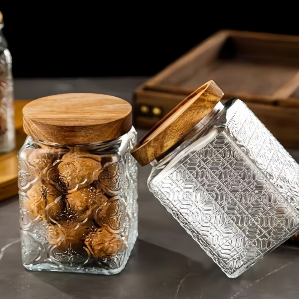 Покращіть організацію зберігання на кухні за допомогою функціональних і елегантних банок і кришок.