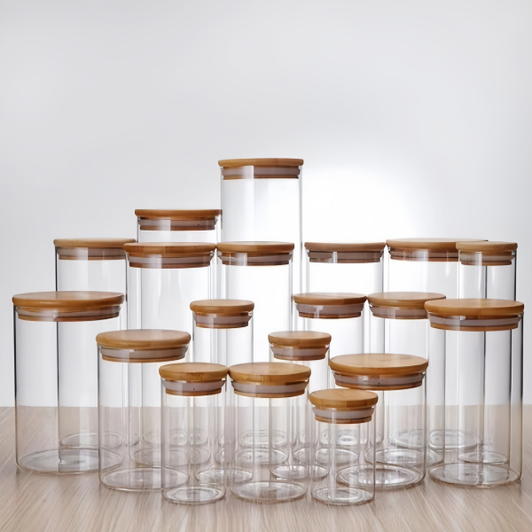 Капактары бар бири-бирине чыгып туруучу сактоо банкалары менен тосуп турган стол бетин жок кылыңыз