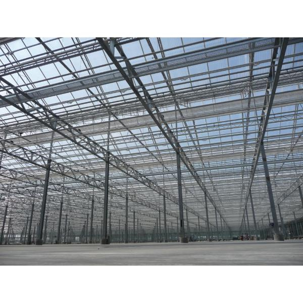 작은 금속 프레임 온실