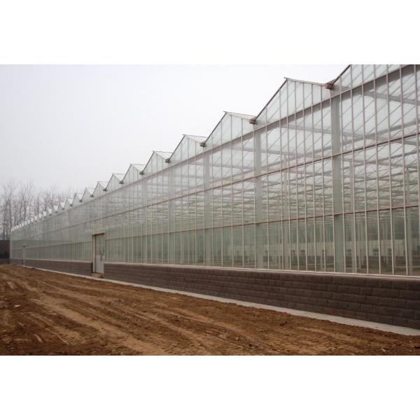 Como os conectores de calhas em estufas contribuem para práticas agrícolas ecológicas