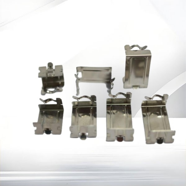 Skep 'n Helder en Verlede Ruimte met 'n Glaskas