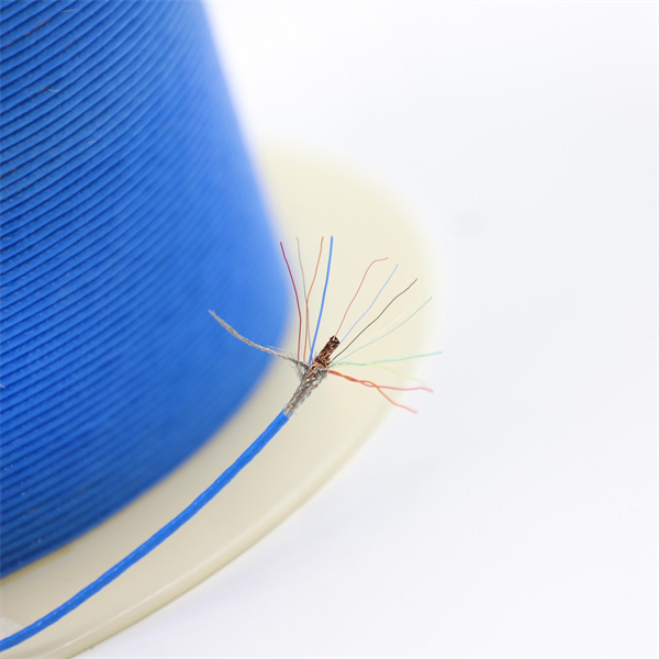 החשיבות חשיבות של הגנה בהישג השמירה על שלמות האות עם כבל קואקסיאלי