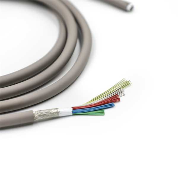 실리콘 동축 케이블이 항공 우주 및 군사 응용 분야에서 수행하는 역할