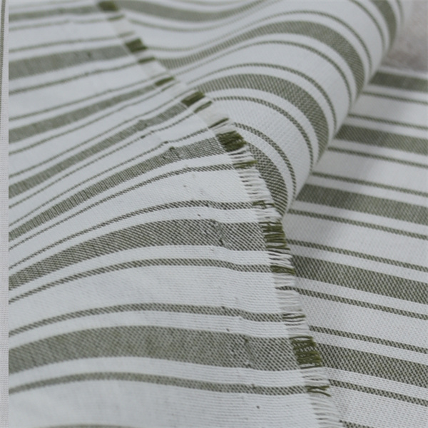 Hadirkan sentuhan kemewahan ke dalam setiap ruangan dengan kain gorden bergaris