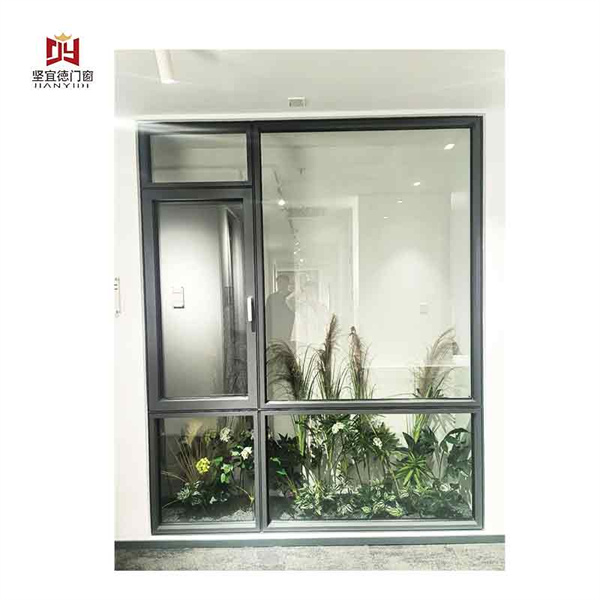 집에 블랙 알루미늄 도어를 설치하여 인상을 남기세요