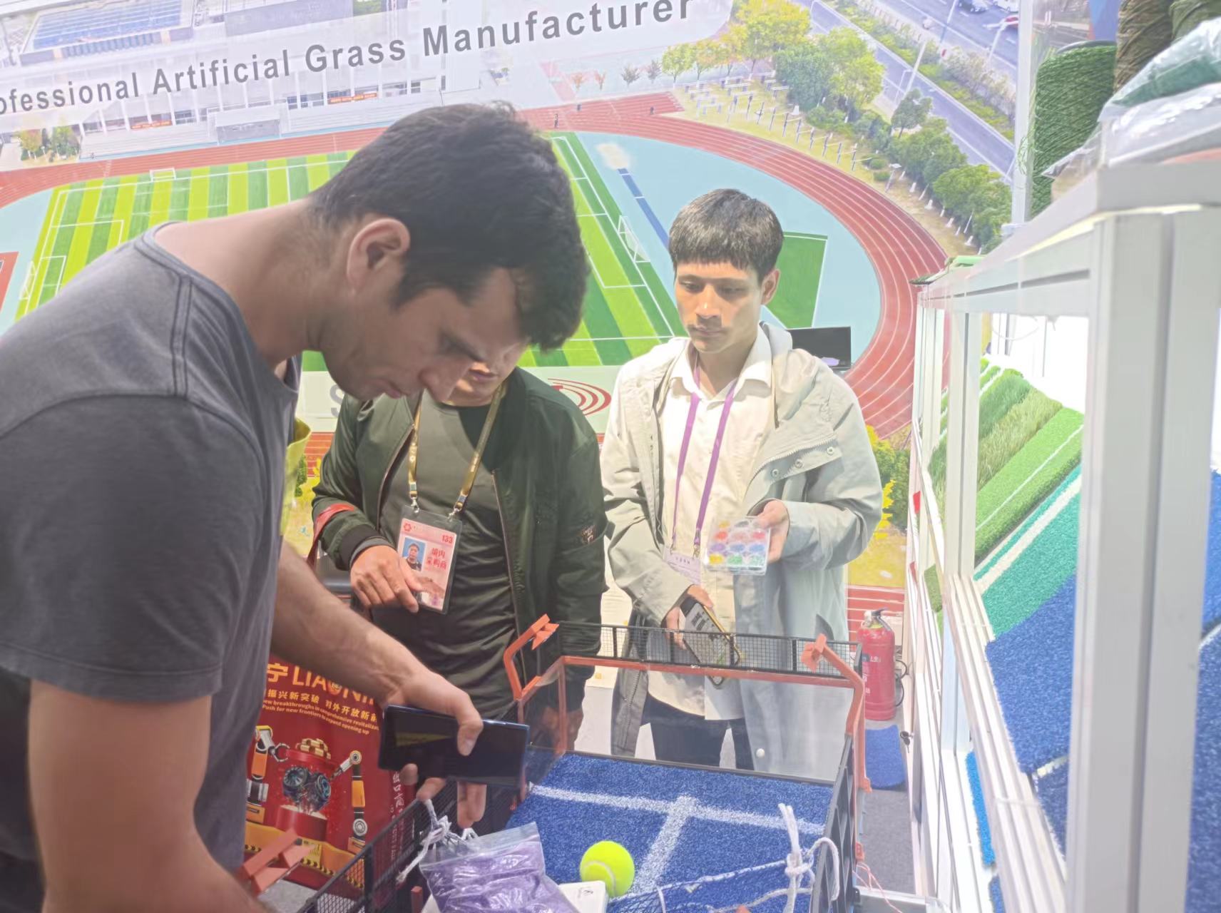 MCG Customizable Artificial Grass Soccer Pitch Available in Different Sizes with Football Court Cage details